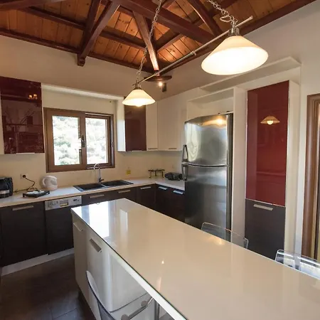 Gallis Villa Pefkias